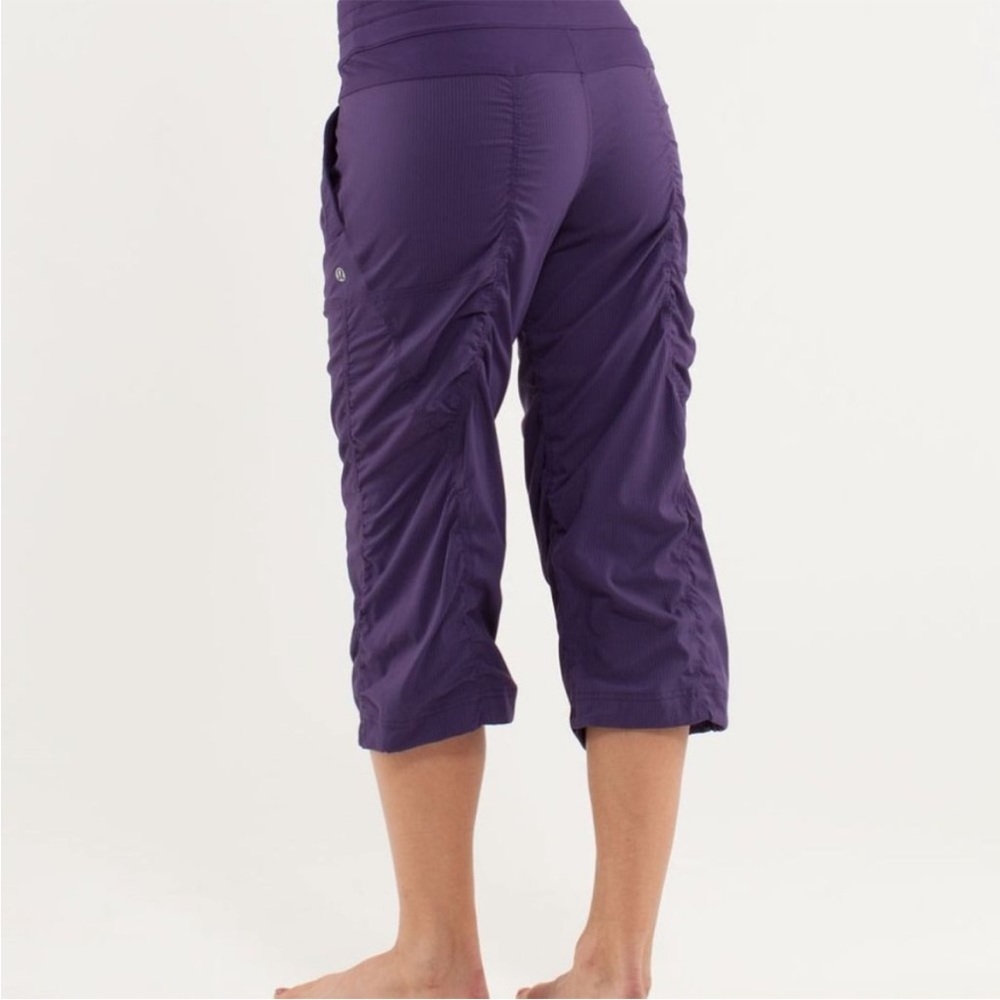 Lululemon Woman's Purple Crop Studio Pant Medium Rise size 6 - Picture 3 of 16